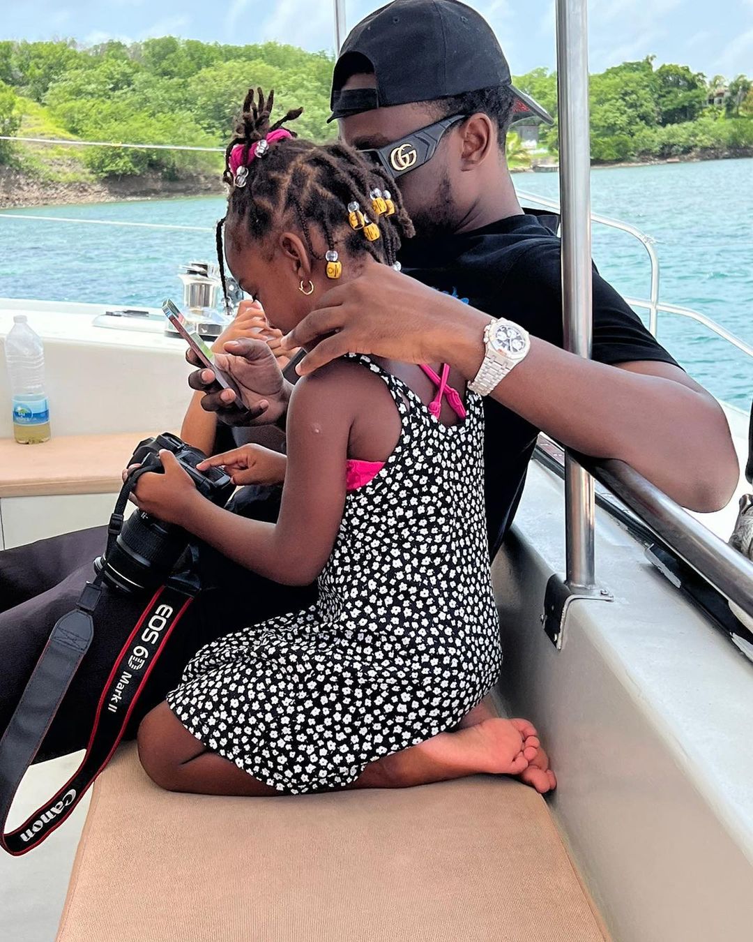 le-prince-dadju-avec-sa-femme-et-ses-enfants-nollymove